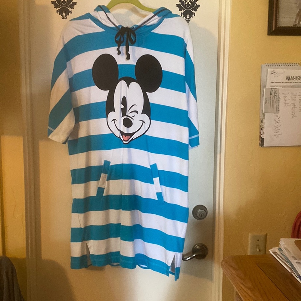 Disney Mickey Mouse Logo Hoodie. Size Large.